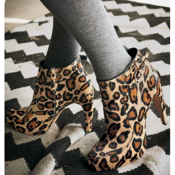 Sam Edelman leopard fur boots heels 8 - Picture 2 of 9